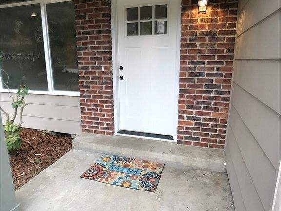 3rd image of 2058 SE Beech Ct