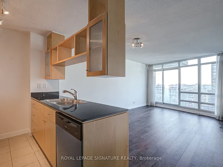 397 Front St W #3608 — Photo 12