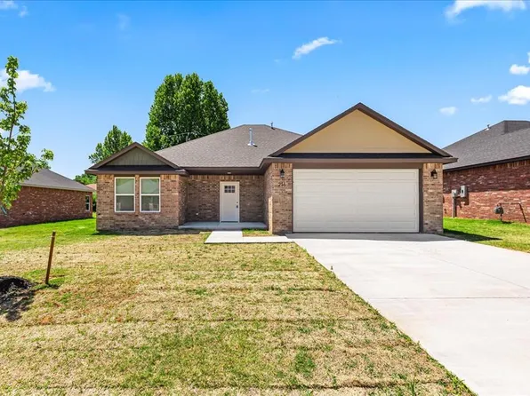 216 E Abbot Ln, Mustang, OK 73064