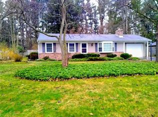 95 Harvest Rd, Fairport, NY 14450