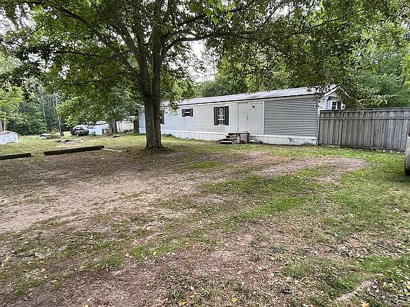 3rd image of 7392 Maple Ave