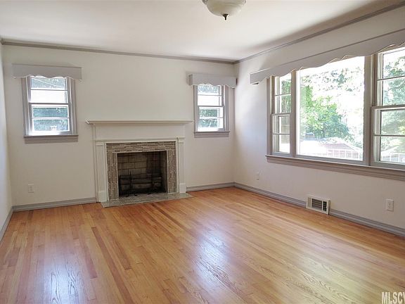 3rd image of 1115 Wood St