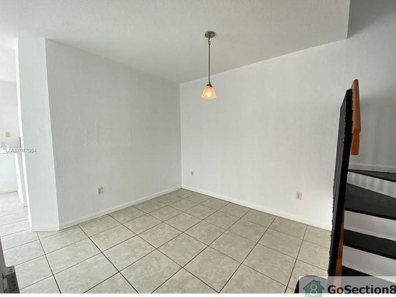 3rd image of 2605 SE 14th Ave #389