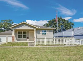 7 Bay Harbor Dr, La Porte, TX 77571
