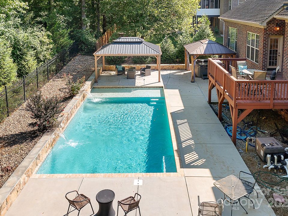 1st image of 7345 Drury Ln