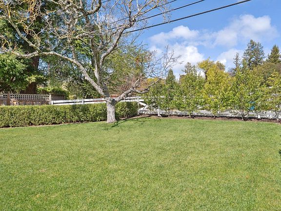 3rd image of 2183 Vineyard Road