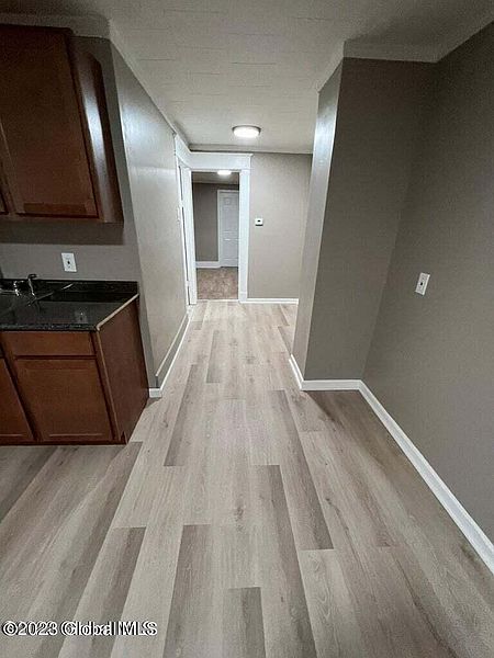 3rd image of 829 Strong Street