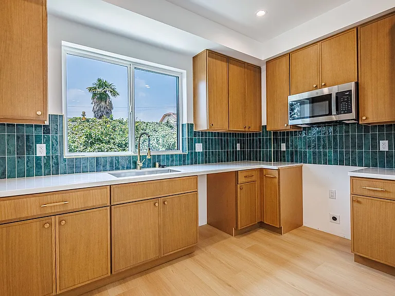 1063 S. Corning St. — Photo 15