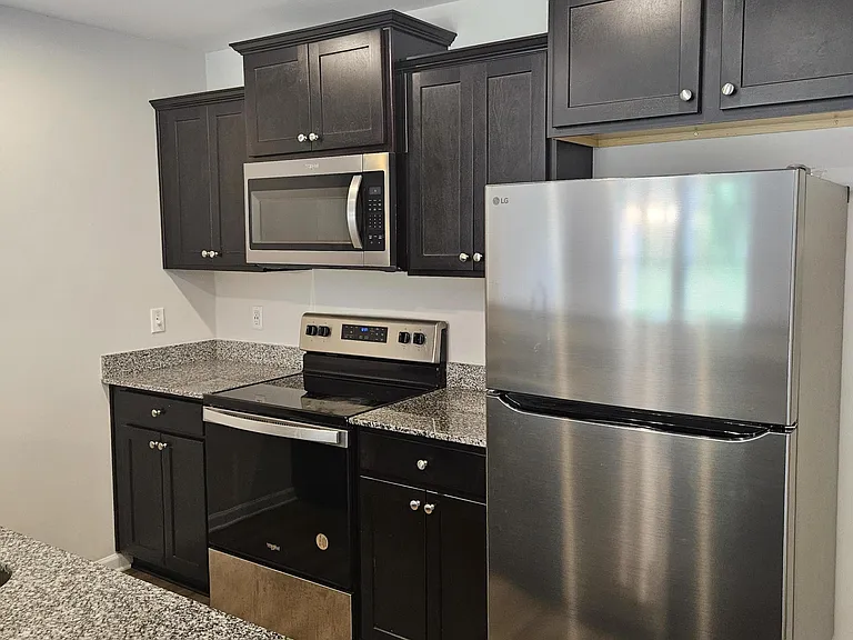 1441 Feldspar Ct — Photo 3