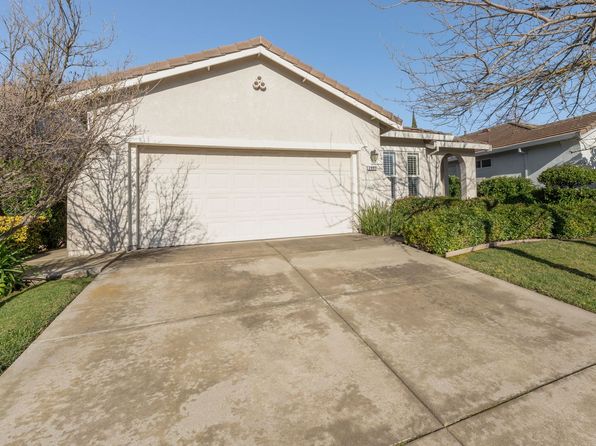 2805 Tree Swallow Cir