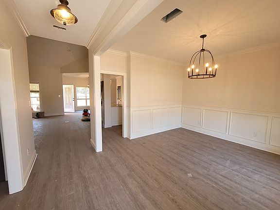 3rd image of 208-32 Hollister Dr