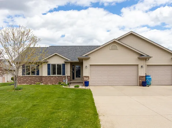 N1734 Hot Springs Ct, Greenville, WI 54942