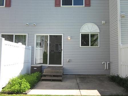 2nd image of 2992 Village Ln