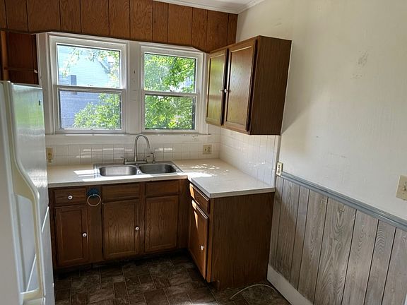 2nd image of 1208 37th St