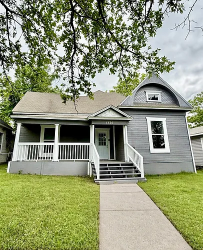 1326 W Sears St Photo 1