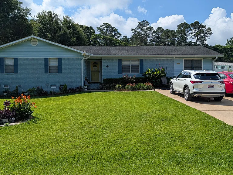 1512 Baker Dr — Photo 1