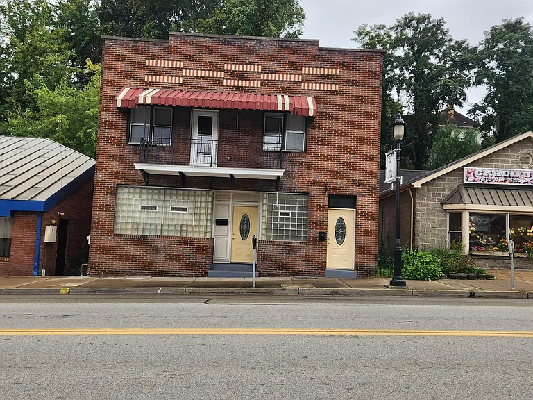 114 W Main St — Photo 13
