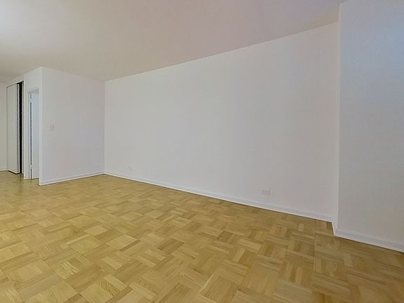 3rd image of 305 E 86th St #4LE