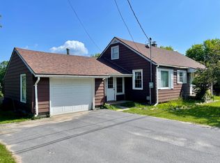 69 River St, Morrisonville, NY 12962