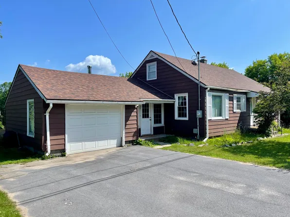 69 River St, Morrisonville, NY 12962