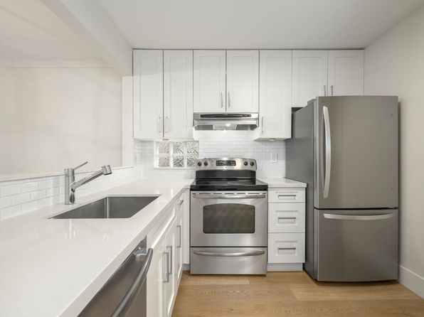 1959 W 2nd Ave #101, Vancouver, BC V6J 1J2