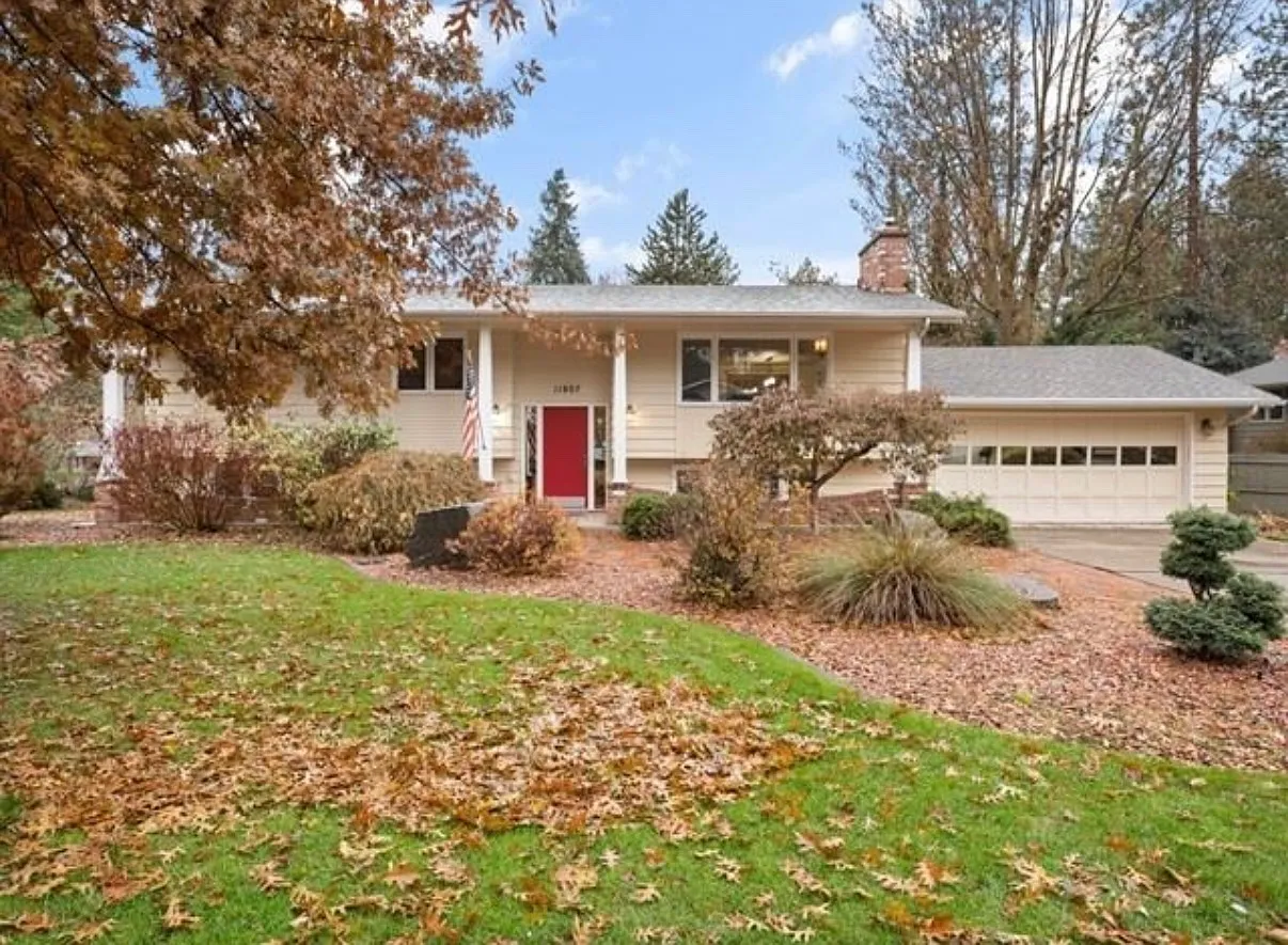 5 bed, 2485 sqft, $3,200 — Photo 1