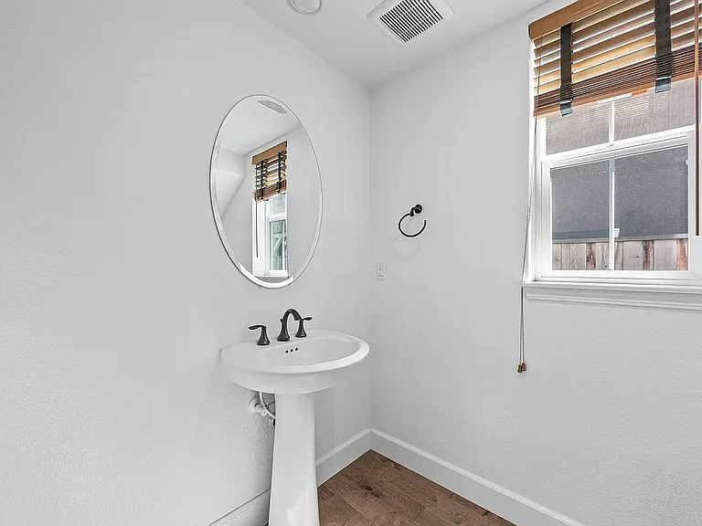 119 Chickadee Ln — Photo 5
