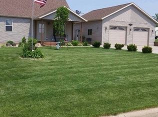 W5284 Center Valley Rd, Black Creek, WI 54106