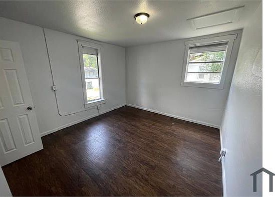 4th image of 1146 Olive St