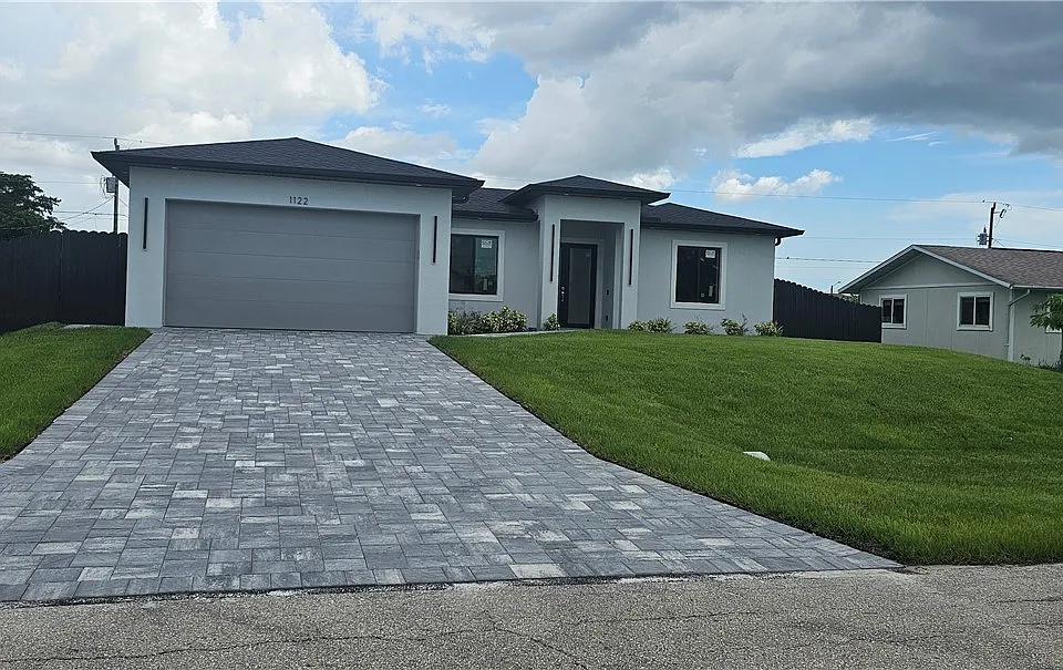 1122 NW 15th St
