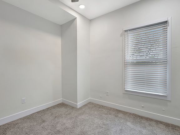 4th image of 2306 Kenton St APT 2