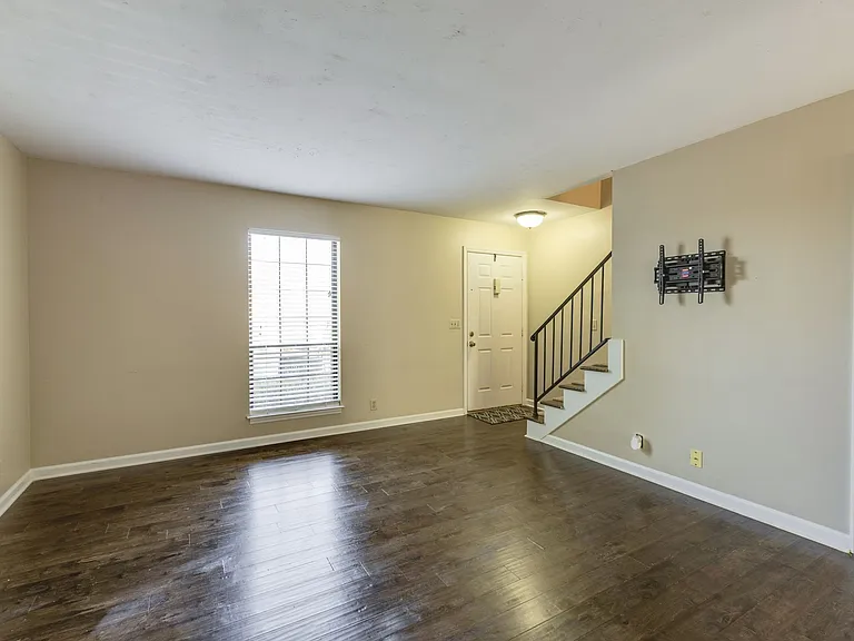 5768 Stone Brook Dr — Photo 8
