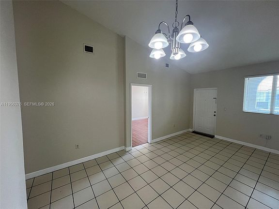 5th image of 2903 SE 17th Ave Unit 201