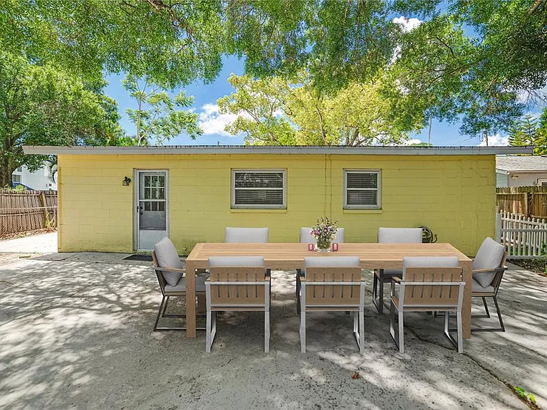 4413 W Rogers Ave — Photo 31