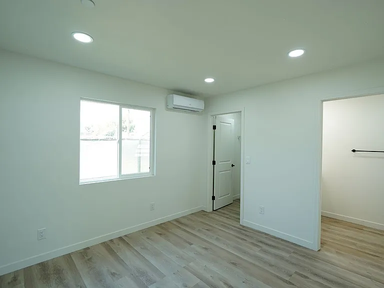 4805 Charlotte Way — Photo 21