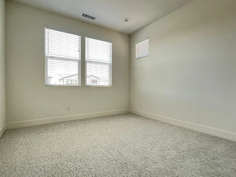 301 Sawbuck — Photo 11