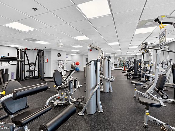 5th image of 250 President St Unit 600