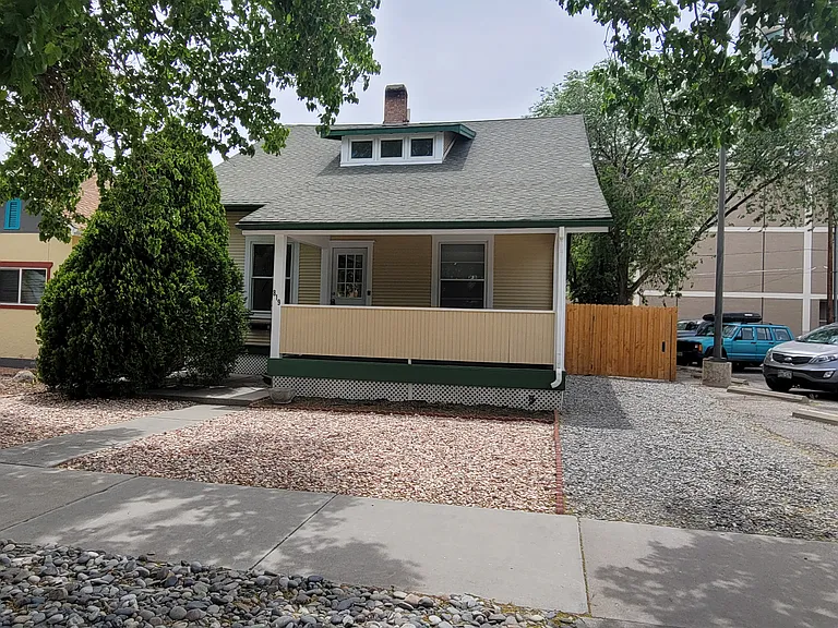 819 Rood Ave #B — Photo 1