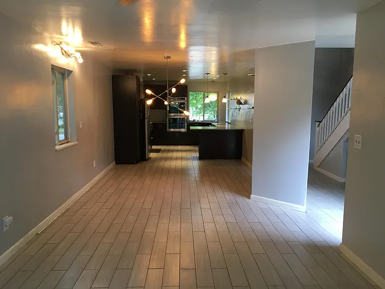 7301 Glenroie Ave — Photo 32