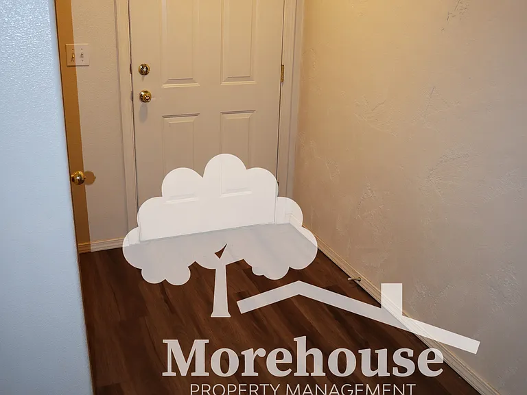 1679 S Annett St — Photo 2
