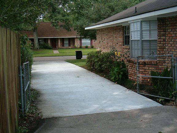 2nd image of 5605 Stonewall Dr