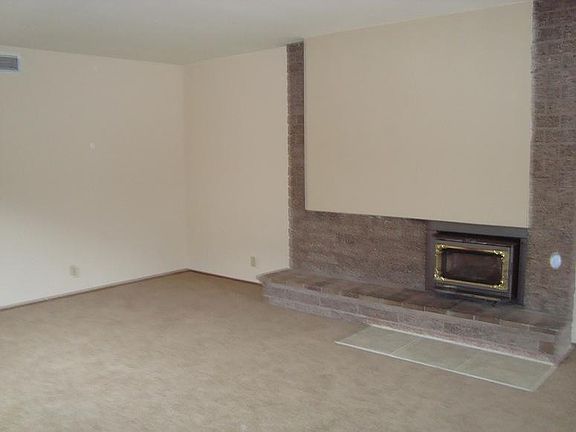 2nd image of 3021 Richardson Cir