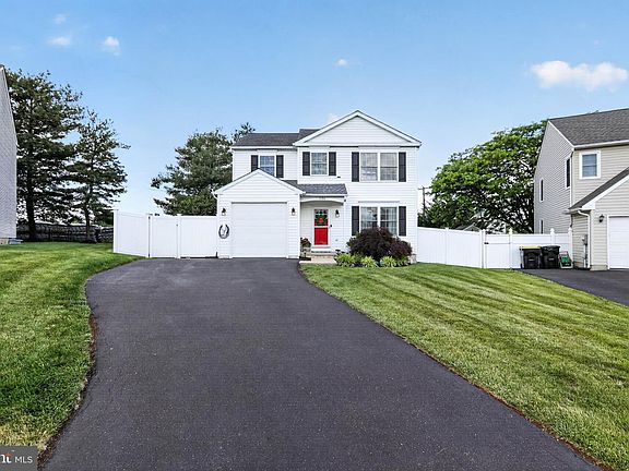2nd image of 536 Whitford Cir