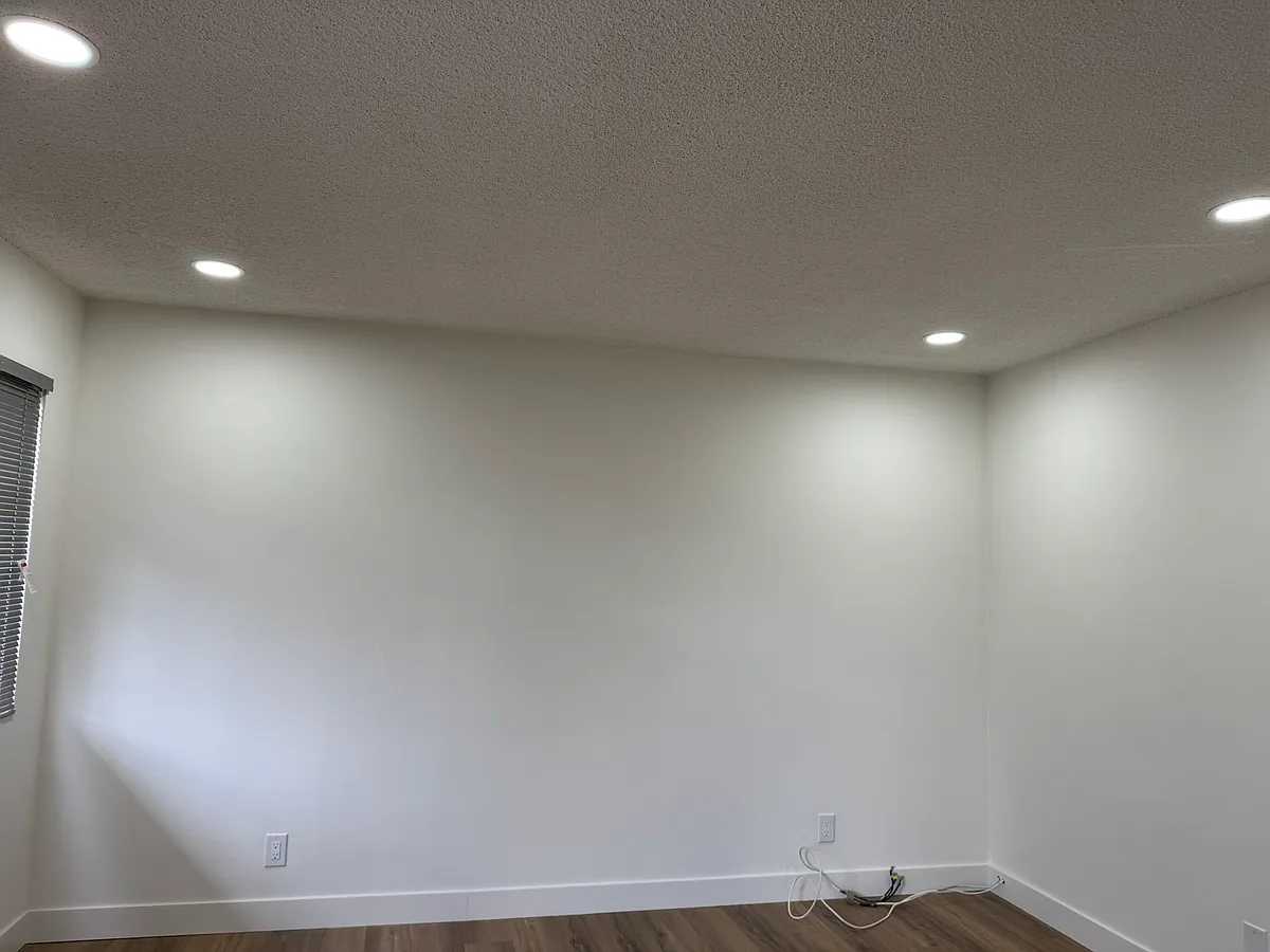 Building Photo - 14423 S Berendo Ave #2