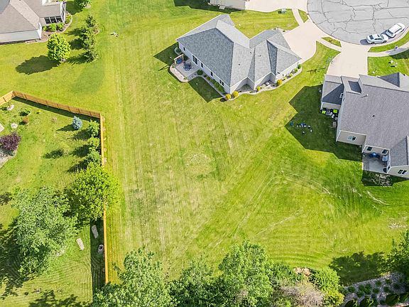 4th image of 608 Brittania Dr
