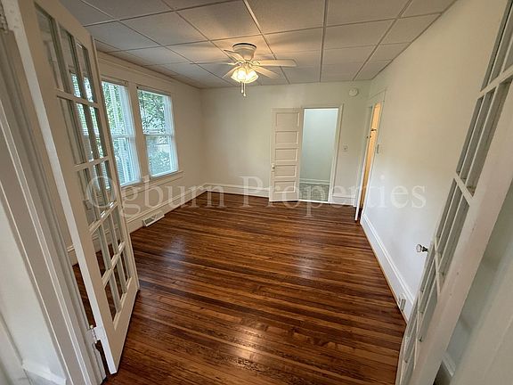4th image of 617 S Green St #A