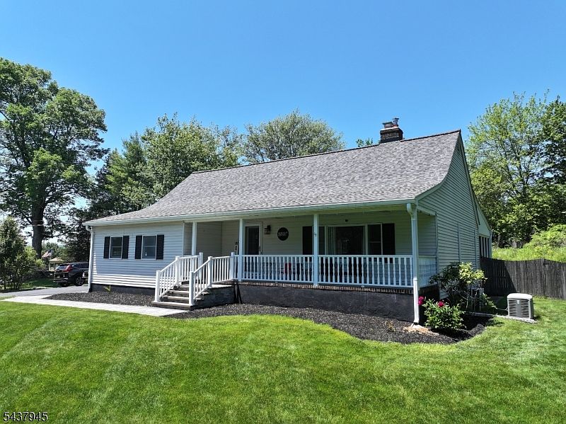 1st image of 18 Roslyn Rd