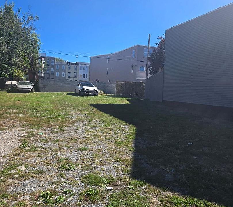 1st image of 135 Lemon St