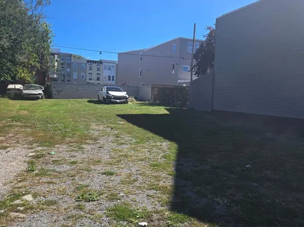 135 Lemon St, Reading, PA 19602