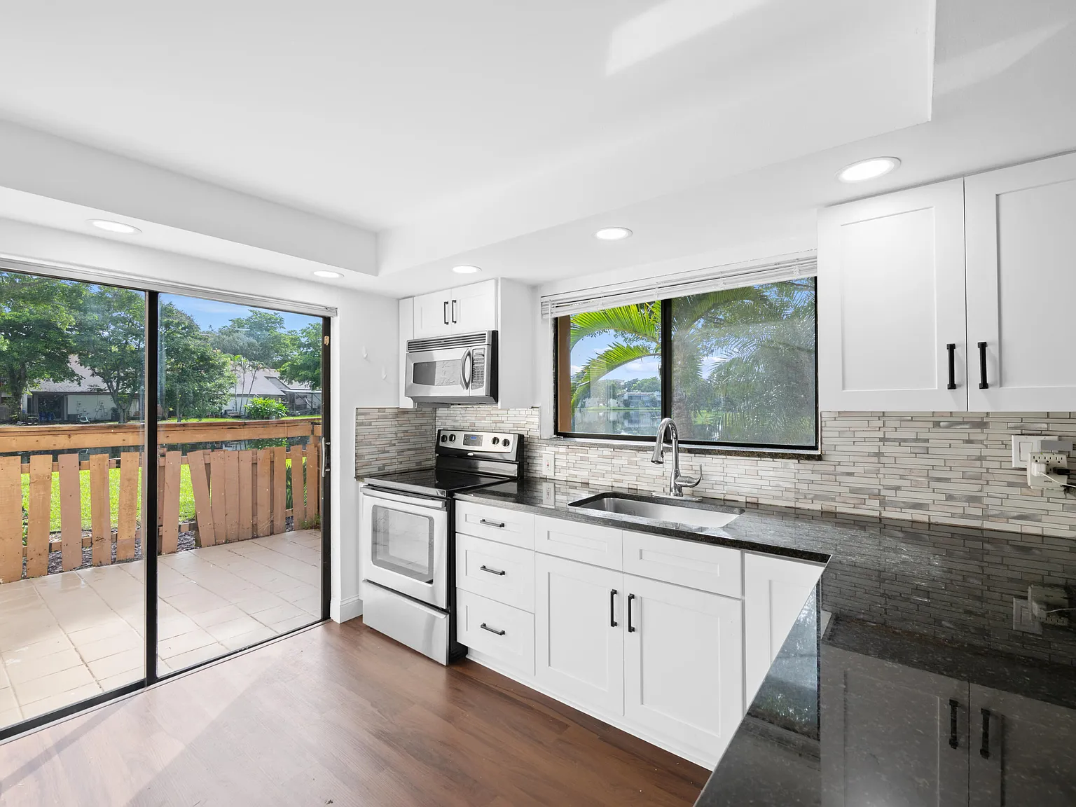 3 bed, 2.5 bath, 1500 sqft, $3,000 — Photo 3
